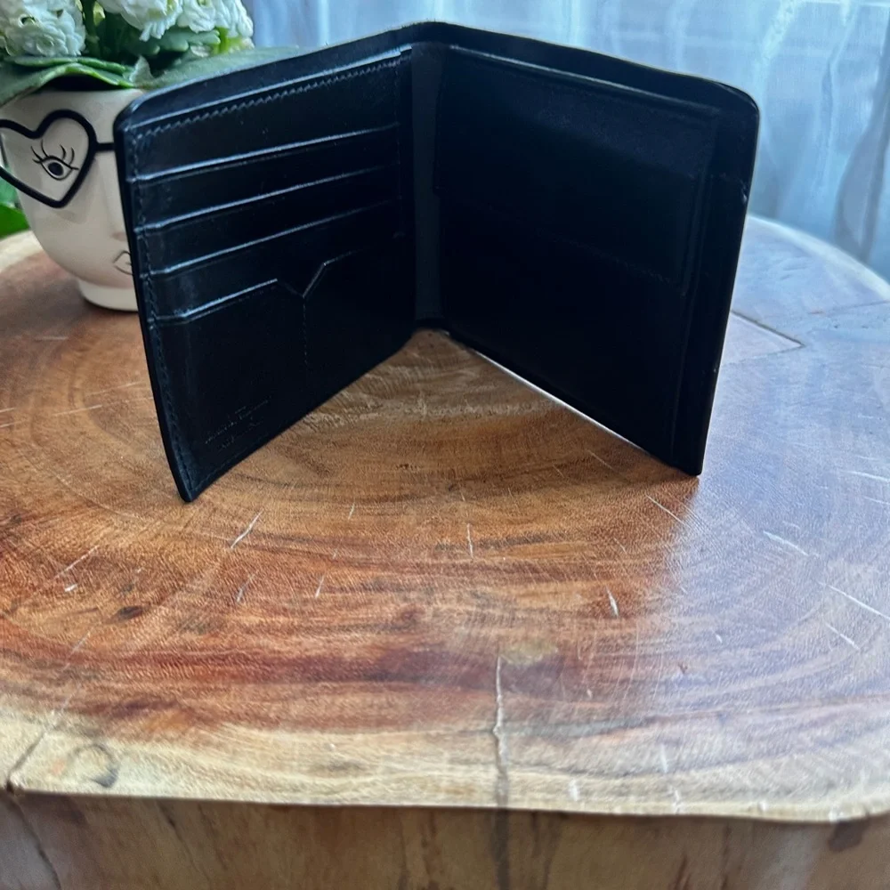 Salvatore Ferragamo Black Leather Bifold Wallet Silver Galcini Logo